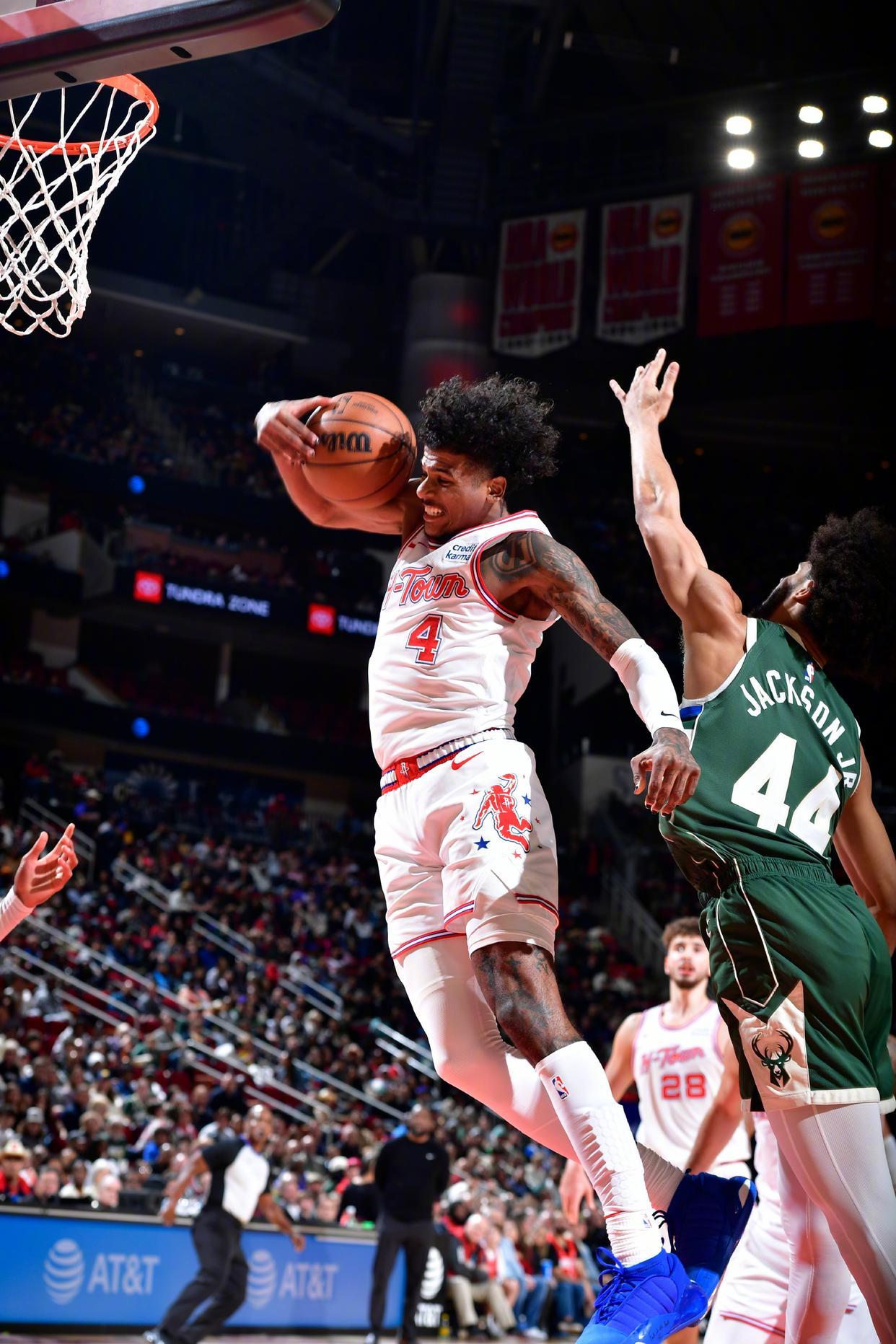 字母哥意外战胜澳大利亚队，爆冷引爆全场！