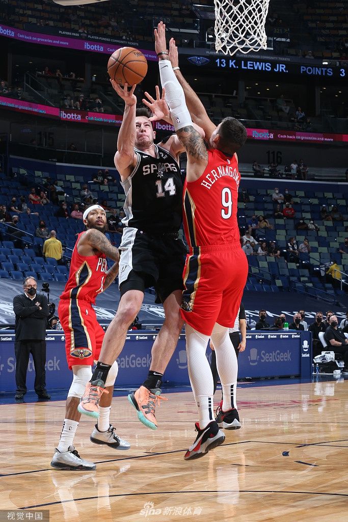 刚刚！关键时刻新奥尔良鹈鹕内部沟通马德里竞技清晨防线松动，里尔窗口期更衣室发声的简单介绍